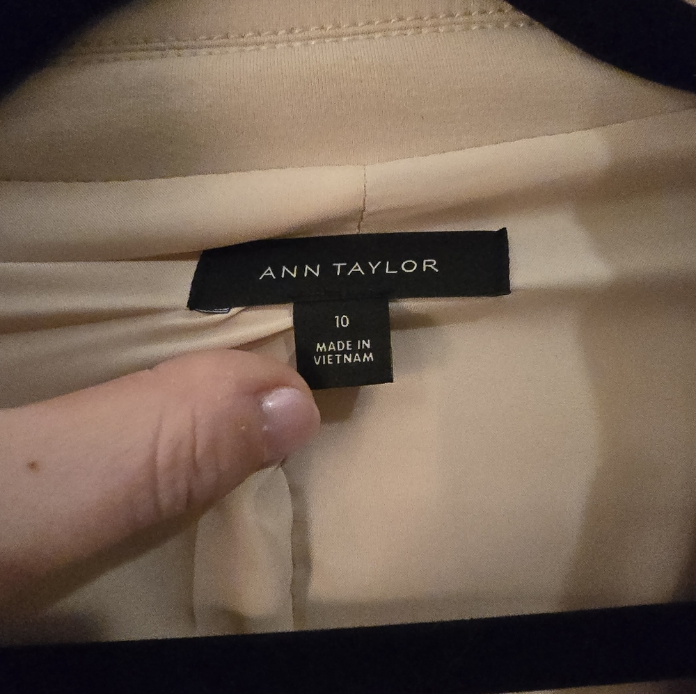 Ann Taylor Stretch Cotton Blazer in Cream - Picture 3 of 4